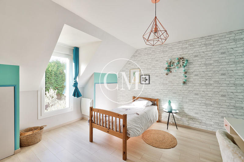 Maison - 182 m² - 6 pièces