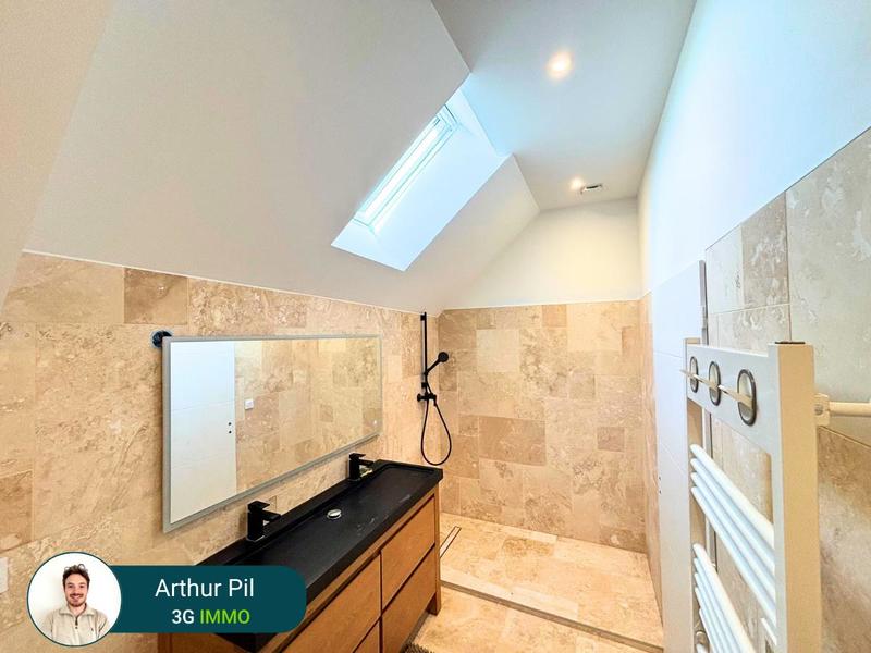 Maison - 225 m² - 6 pièces