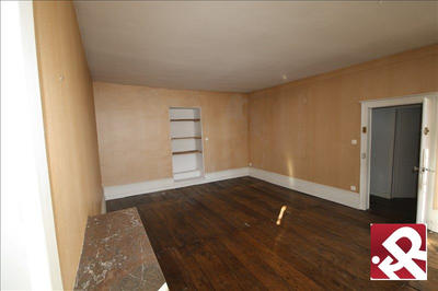 Maison - 1 m² - 10 pièces