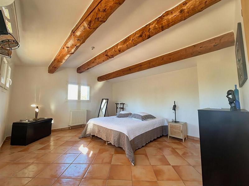 Maison - 274 m² - 9 pièces