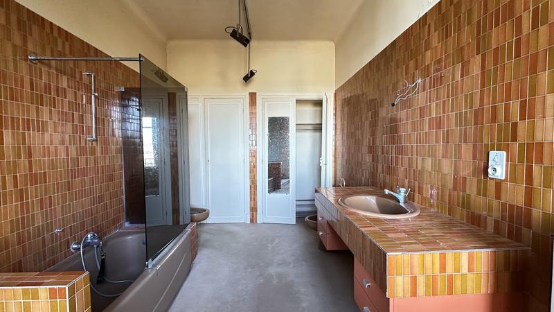 Maison bourgeoise - 678 m² - 16 pièces