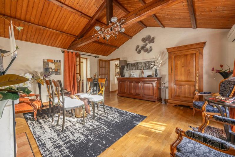 Maison - 182 m² - 7 pièces