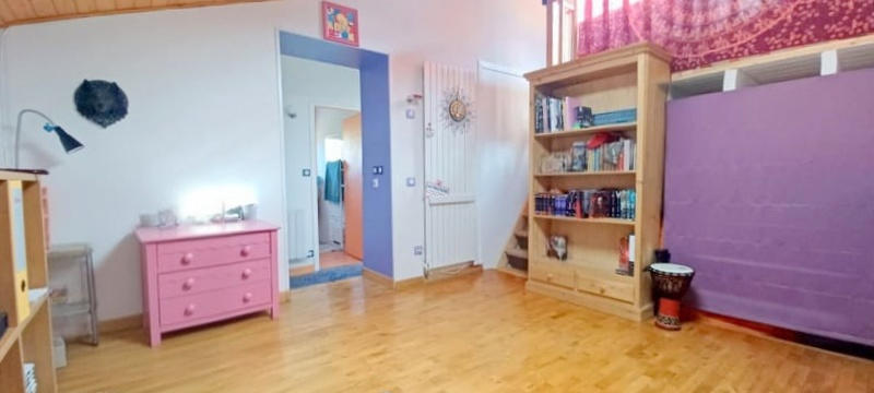 Maison - 230 m² - 7 pièces