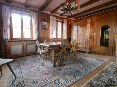 Maison - 238 m² - 8 pièces