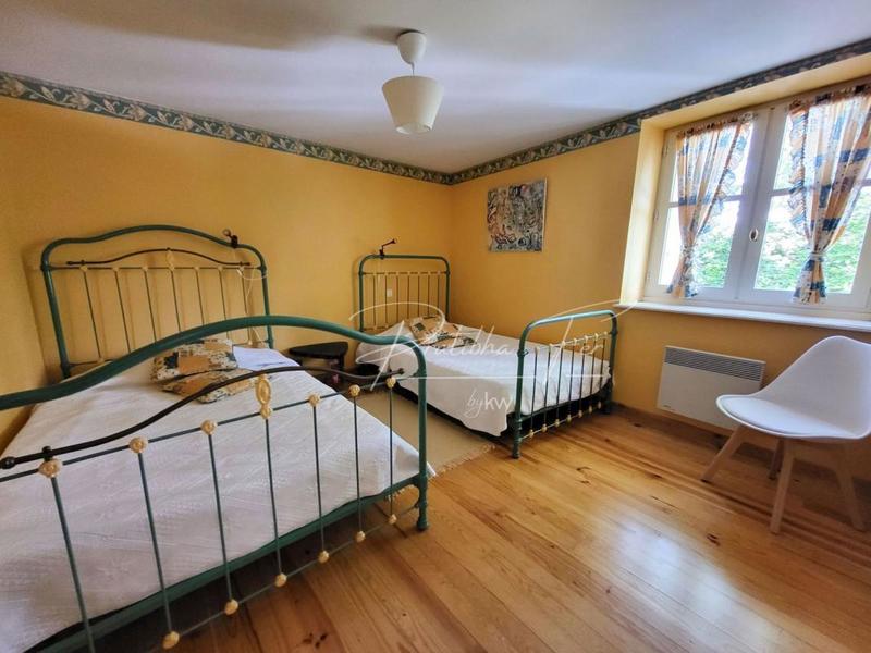 Maison - 251 m² - 8 pièces