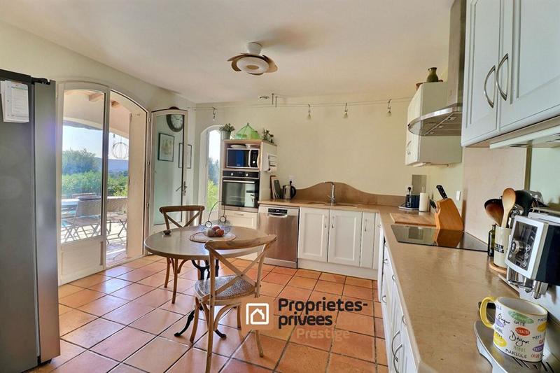 Demeure - 255 m² - 7 pièces