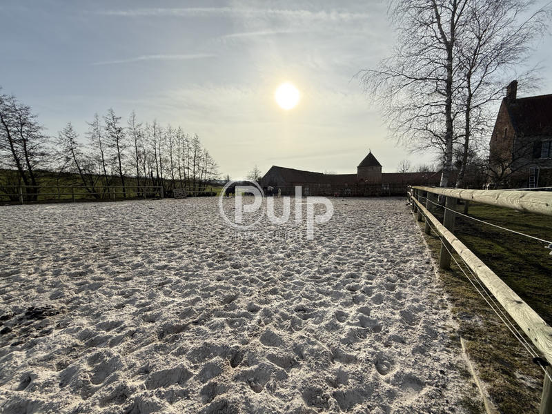 Demeure - 318 m² - 8 pièces