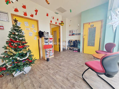 Local commercial - 181 m²