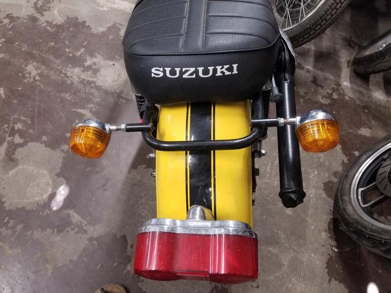 Suzuki Van van 125 rv suzuki jaune 0125 624