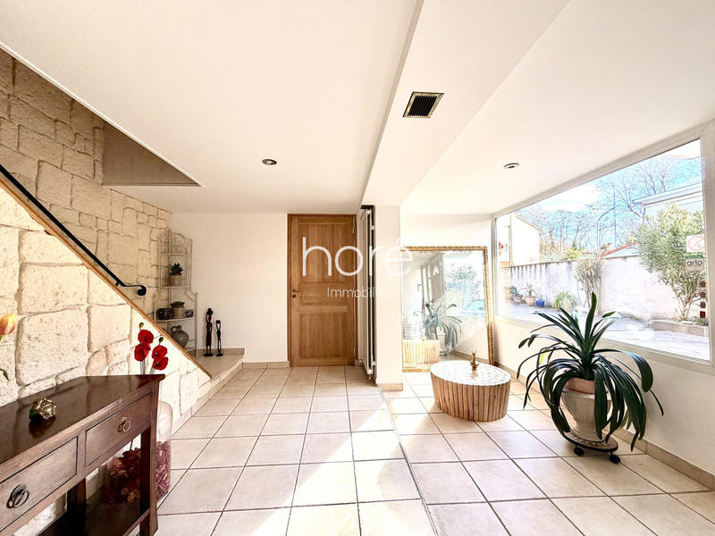 Maison traditionnelle - 175 m² - 6 pièces