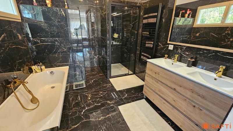 Maison - 164 m² - 7 pièces