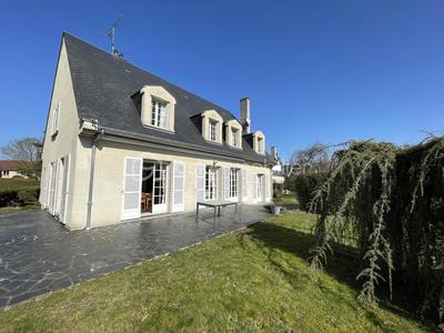 Maison en pierre - 219 m² - 8 pièces