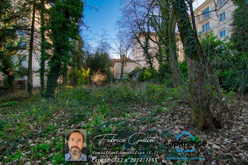 Maison - 320 m² - 10 pièces