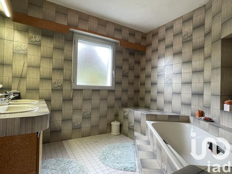 Maison - 142 m² - 7 pièces