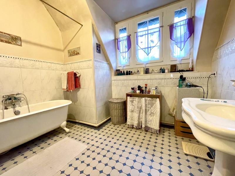 Maison ancienne - 151 m² - 6 pièces