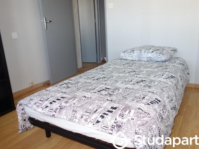 Chambre - 9 m² - 1 pièce