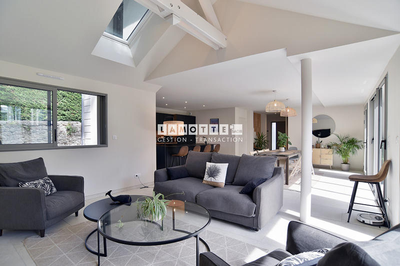 Maison - 136 m² - 6 pièces