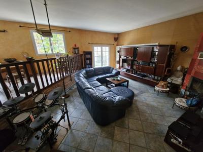 Maison - 195 m² - 7 pièces