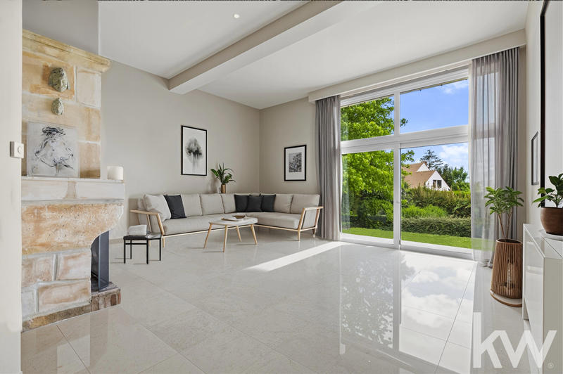 Maison d'architecte - 350 m² - 10 pièces