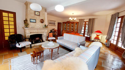 Maison - 220 m² - 7 pièces