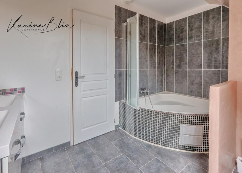 Maison - 148 m² - 8 pièces