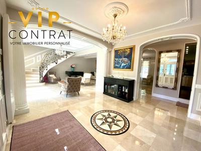 Demeure - 264 m² - 9 pièces