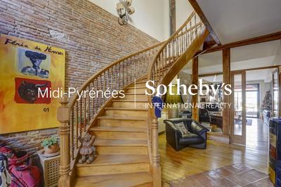 Maison - 258 m² - 5 pièces