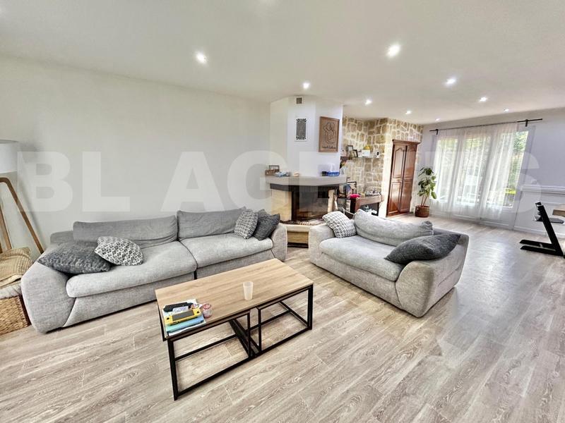 Maison - 200 m² - 9 pièces