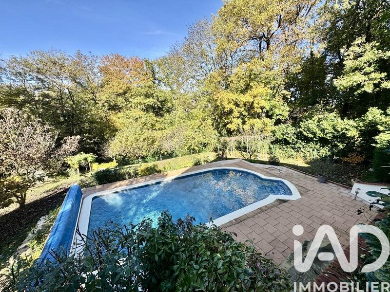 Maison - 212 m² - 4 pièces