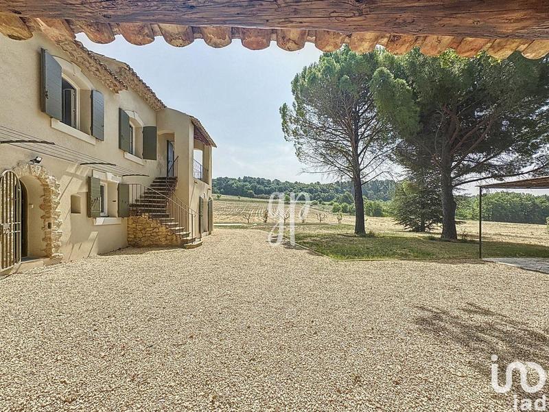 Maison - 230 m² - 6 pièces