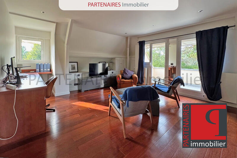 Maison - 291 m² - 9 pièces