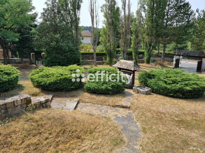 Maison - 272 m² - 11 pièces