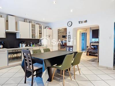 Maison - 224 m² - 7 pièces