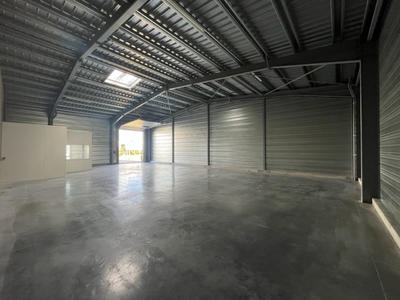 Local d'activité / Entrepôt - 1 000 m²
