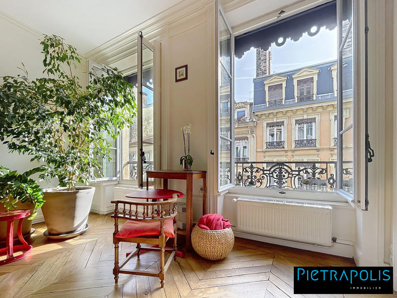 Appartement - 61 m² - 2 pièces