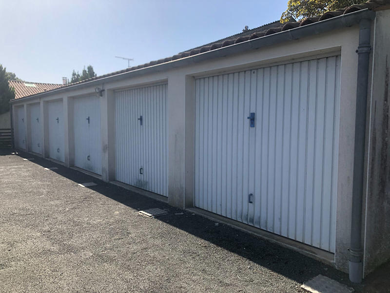 Immeuble - 18 pièces