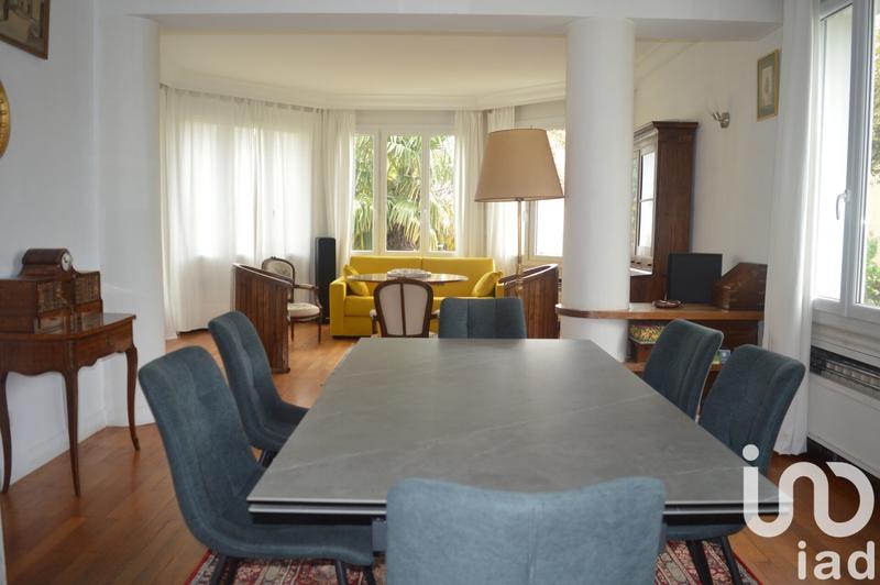 Maison - 220 m² - 9 pièces