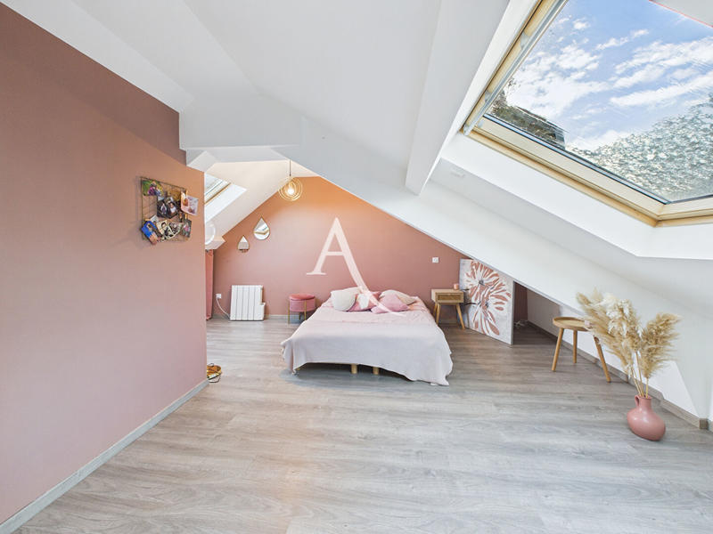 Maison - 162 m² - 7 pièces