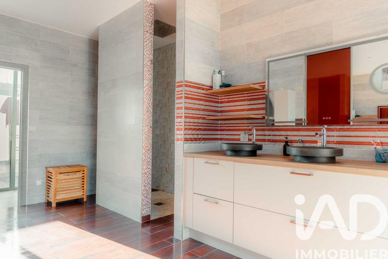 Maison - 395 m² - 12 pièces