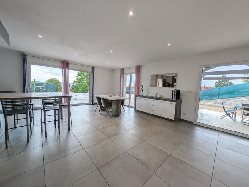 Maison - 195 m² - 6 pièces