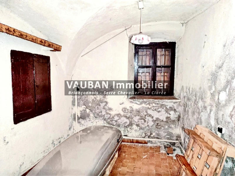 Maison - 380 m² - 3 pièces