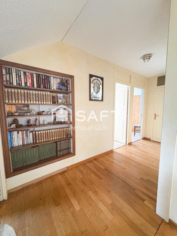 Maison - 230 m² - 8 pièces