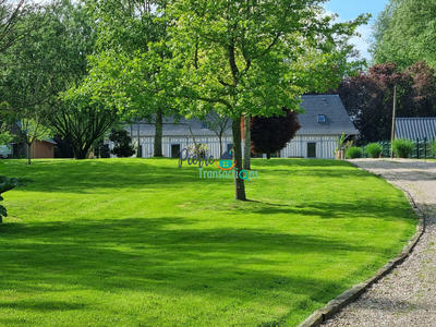 Maison - 235 m² - 7 pièces