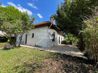 Maison - 204 m² - 5 pièces