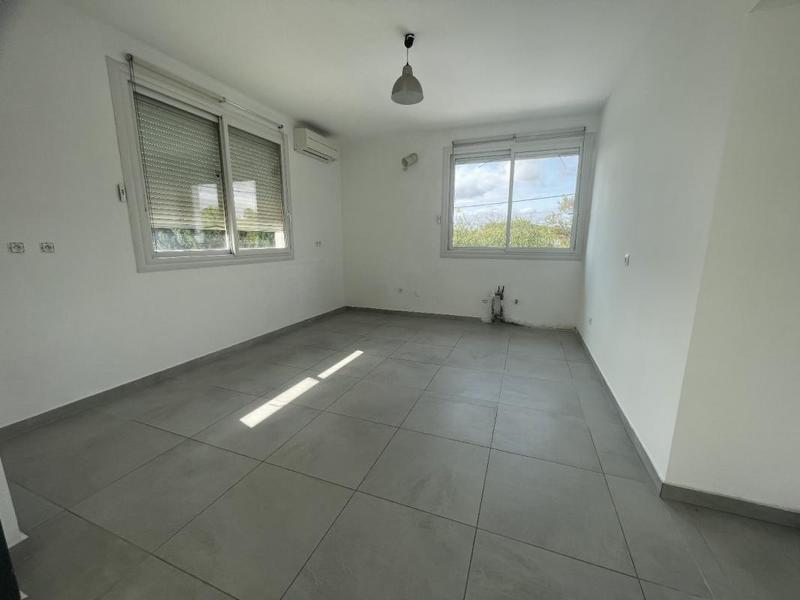 Maison - 250 m² - 7 pièces