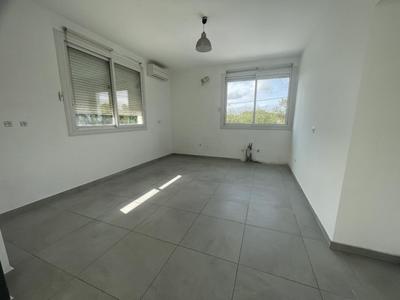 Maison - 250 m² - 7 pièces