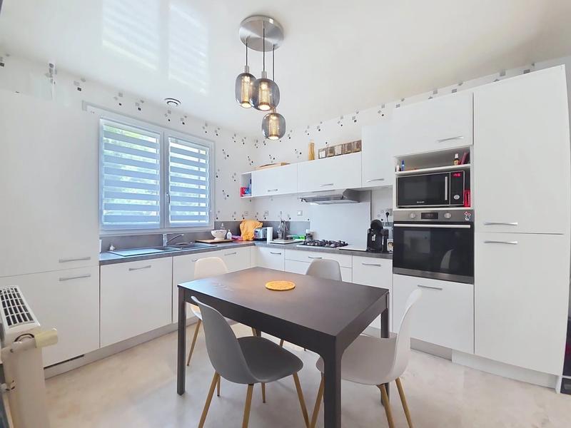 Maison - 174 m² - 7 pièces