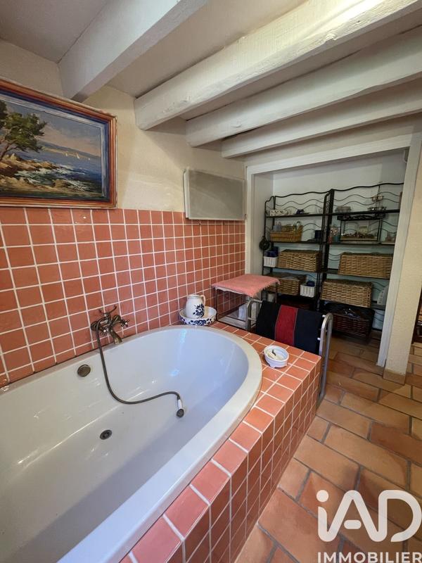 Maison - 230 m² - 6 pièces