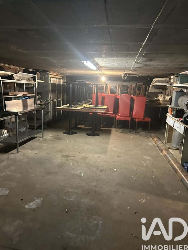 Maison - 240 m² - 10 pièces