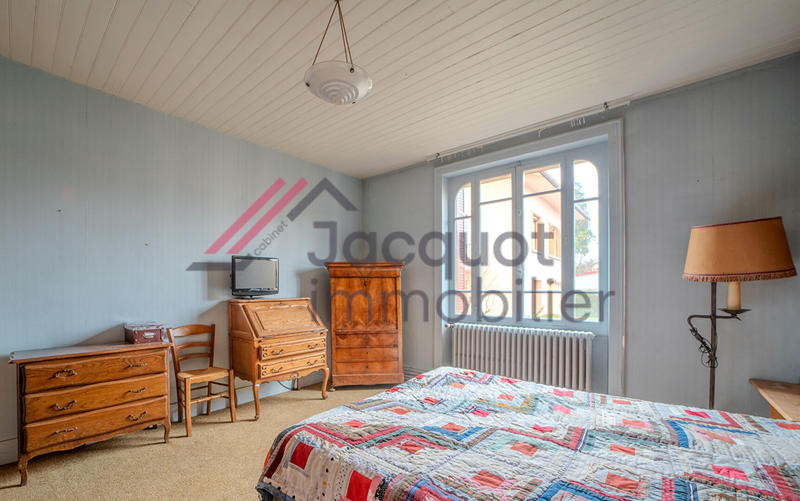 Maison - 182 m² - 9 pièces